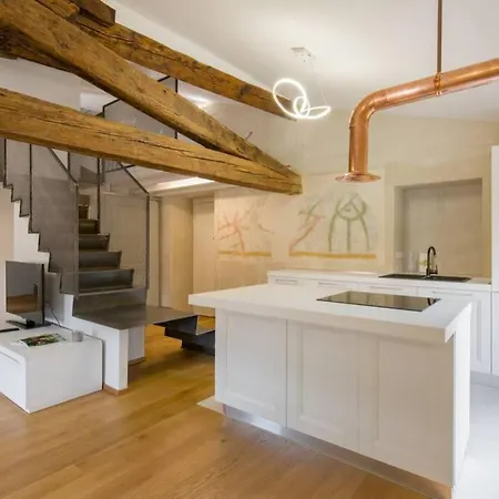 Luxury Design Apt With Amazing View Apartment